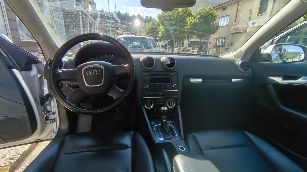 AUDI A3 1.6 дизел автоматик 7 брзини