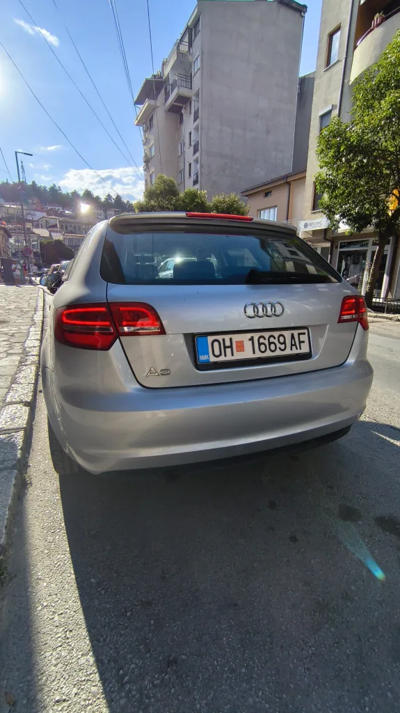 AUDI A3 1.6 дизел автоматик 7 брзини