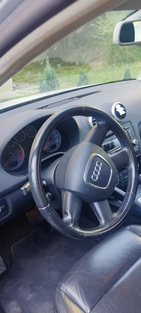 AUDI A3 1.6 дизел автоматик 7 брзини