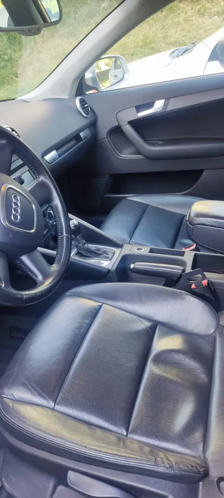 AUDI A3 1.6 дизел автоматик 7 брзини